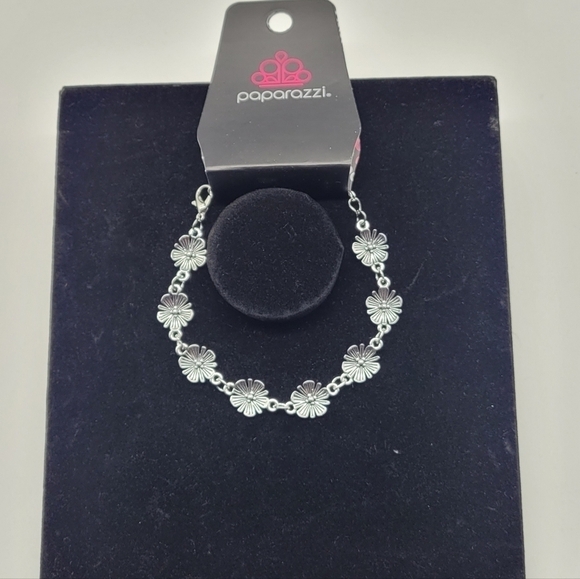 Paparazzi Jewelry Collection 5 Bracelets (Delicate Glam)​​​ - Picture 2 of 6